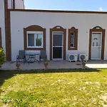 Artemisia Apartment